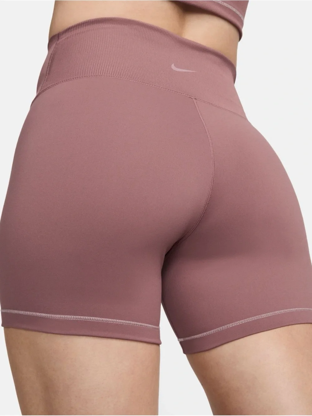 Nike One High Waist Biker Shorts 5‎ in Mauve Pink